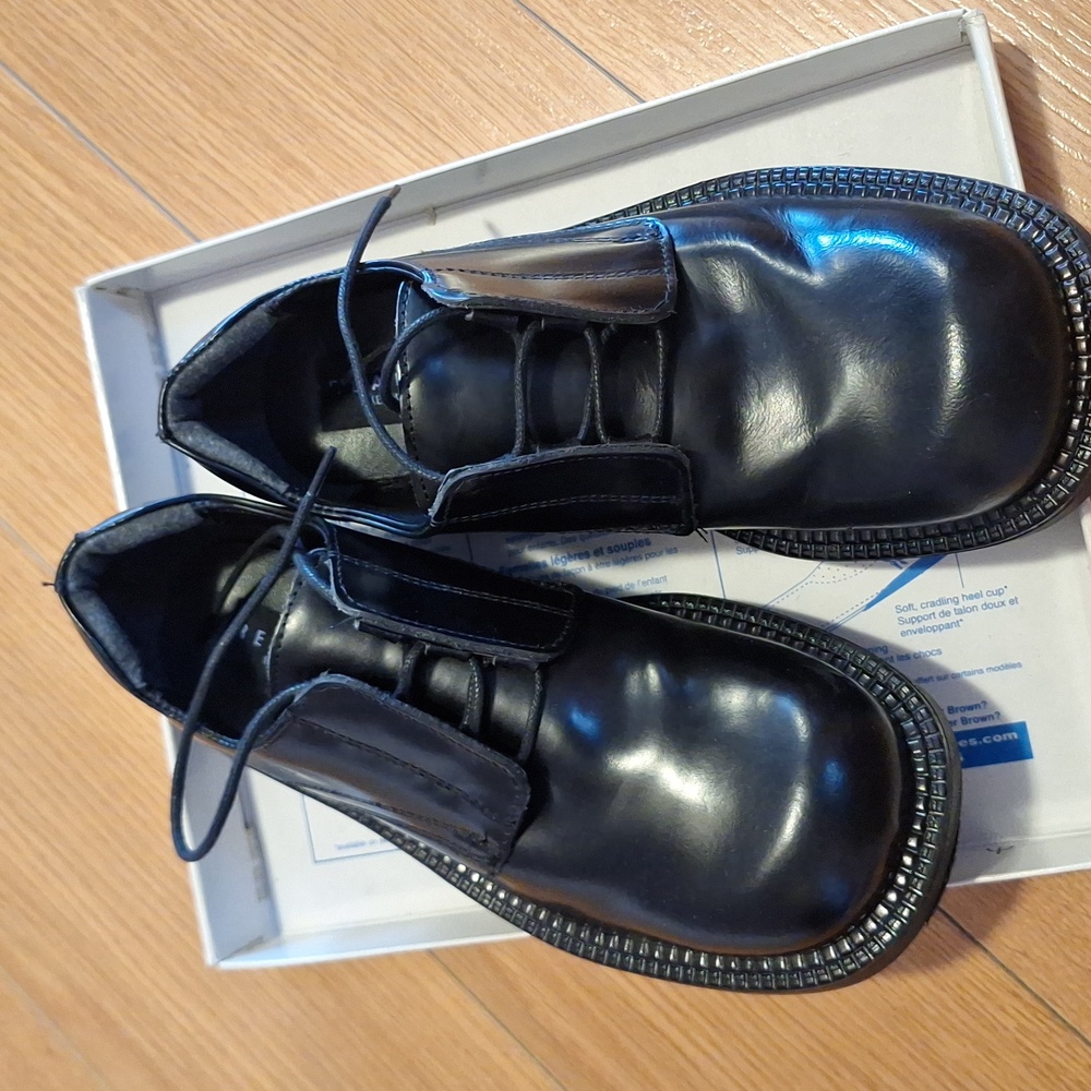 Brand New Kenneth cole dress shoes
